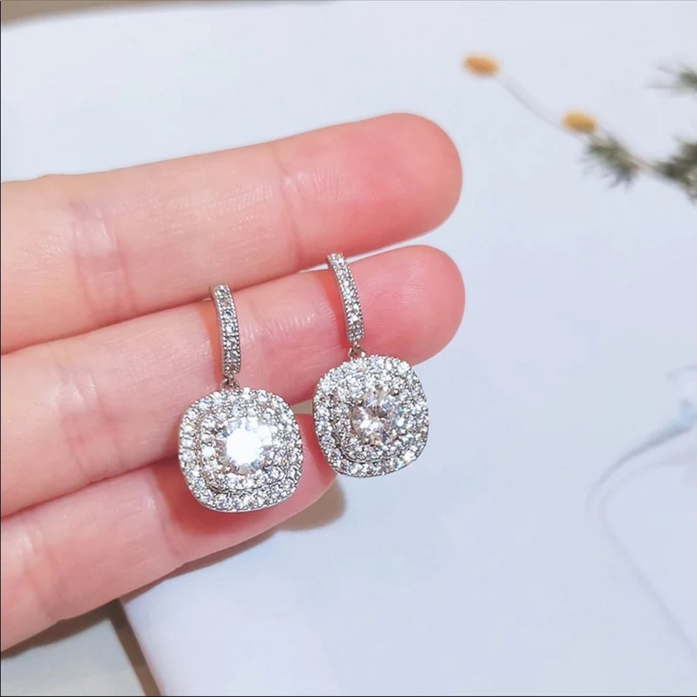 New Luxury Cubic Zirconia Jewelry - Picture 2 of 2